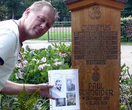 grave of Schneider
